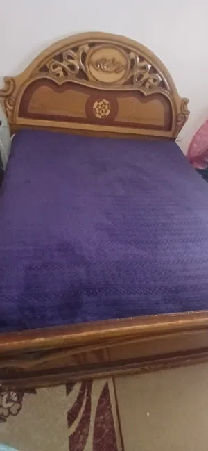 تخت مع الفرشه مستعمل
