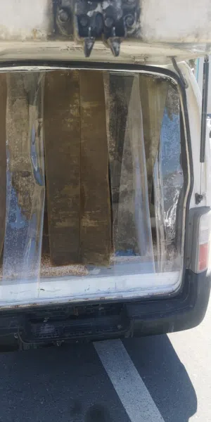 نيسان مينى باص