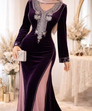 فستان يحلي الجسم بشكل خيالي