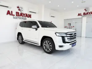 تويوتا لاند كروزر  Toyota Land Cruiser VXR 3.5L TwinTurbo ابيض / بيج خليجي الفطيم 2023