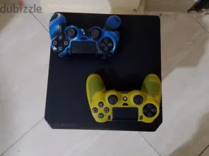 PS4 Slim بحالة الفابريكا "بالبرشامة" - حساب أسطوري 67 لعبة وسكنات نادرة