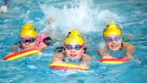 تعليم السباحة swimming lessons