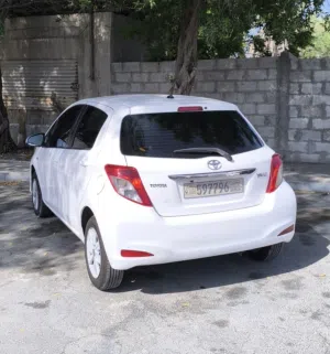 للبيع يارس هاشباك موديل 2012