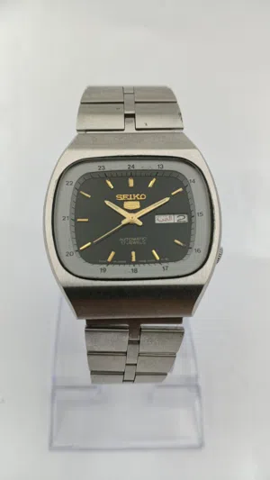 OREGIONAL SEIKO 5 WATCH