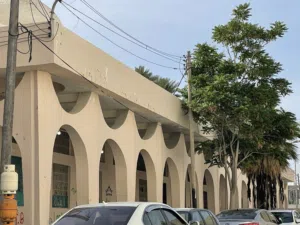 ارض تجارية في سوق الجمعة بجانب HT