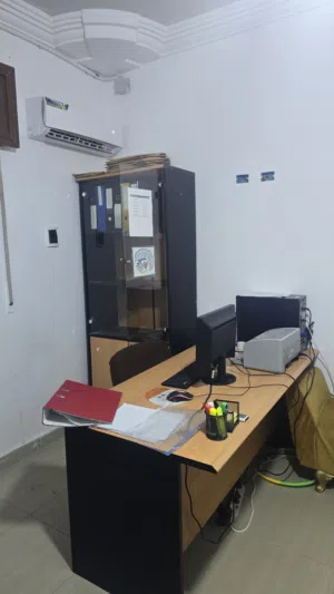 عدد 3مكاتب للبيع