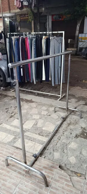 حاجات محل كان مفتوح وكامله يعني كل الحاجات موجوده والكامله