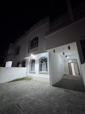 فيلا للإيجار في الحيل الجنوبية – موقع ممتاز 4BHK Villa for Rent in Al Hail South