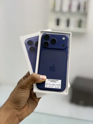 Iphone 17pro 256GB less used with apple warranty 100% battery like new