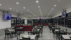 طاولات قهاوي وكراسي عظم وفرش سوري