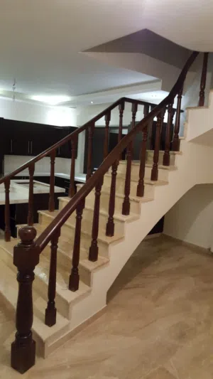شقه مع روف مميزه للبيع