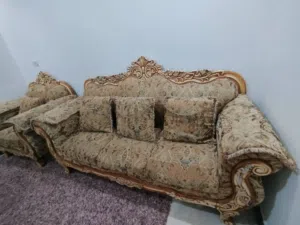 صالون تاج صوفا ما شاء الله اربع قطع كما في الصور مع مقطع قماش نفس اللون السعر 1650 قابل للنقاش