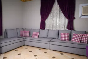 كنب رمادي كبير نظيف جدًا ...فرصة