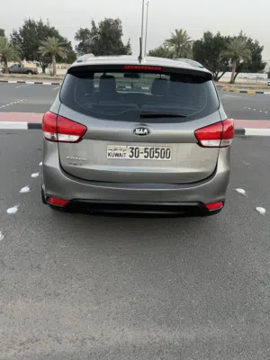 Used Kia Carens in Farwaniya