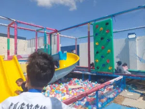 متاهة للبيع استعمال بسيط جدا جدا