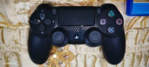 ايادي بلاستيشن 4 جديده و سيديهات مشكلة