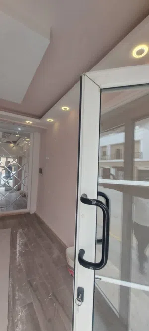 محل تجاري لي ليجار قرب الحاج فتحي طريق فرعيه زناته