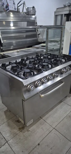 We buy and sell equipment for restaurants, cafes, bakeries and all supplies