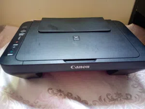 طابعة كانون للبيع بسعر لا يفوت (شبه جديدة بكل مستلزماتها) حجم5kg