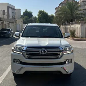 Used Toyota Land Cruiser in Muharraq