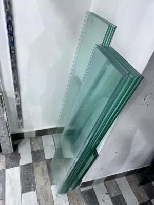 ستاند و أرفوف زجاج للببع