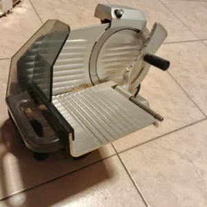 ماكينة تقطيع و غاز