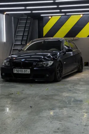 BMW E90 320i