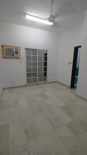 شقه واسعه للايجار.
