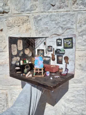 مجسم غرفة صنع يدوي مجسم 3D لغرفة رسام بإضاءة بالزاوية وشموع حقيقية !!