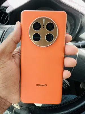 model.. huwei mate50 pro 512gb memory no repair  all parts are original  Battery in 98% Good