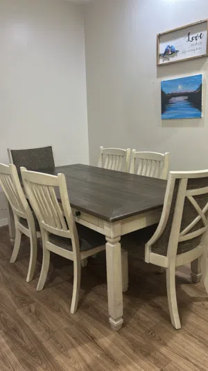 طاولة طعام آشلي 6 كراسي لها سنة