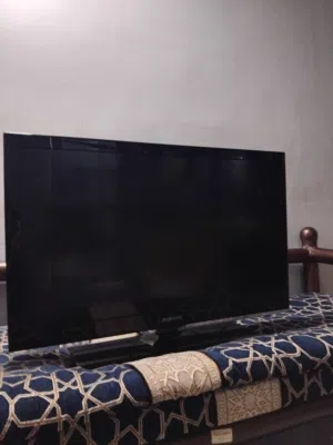 تلفزيون سامسونج 37 بوصه شبه جديد