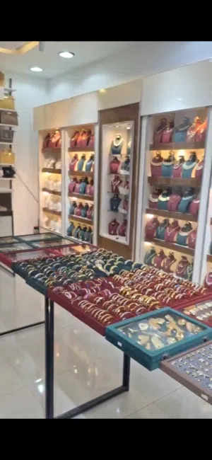 ديكور محلاكسسوارات للبيع بسعر حرق