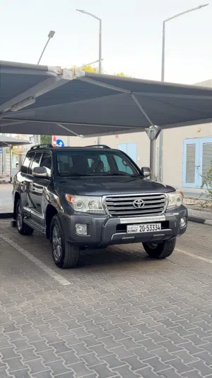 Used Toyota Land Cruiser in Kuwait City