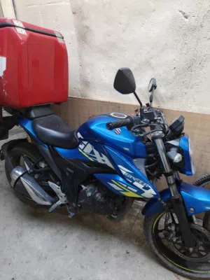 Suzuki gixxer