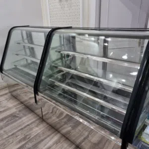 للبيع ثلاجات عرض حلويات