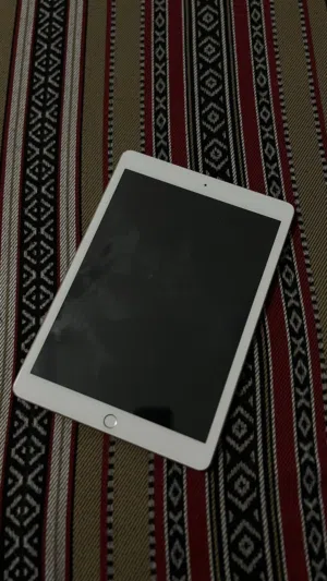 Apple iPad 8 32 GB in Al Batinah