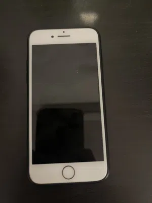 iPhone 7 in rose gold color Rak