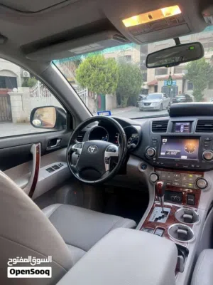 Toyota highlander 2012 limited full option
