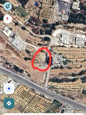 أرض للبيع في حلحول  منعين