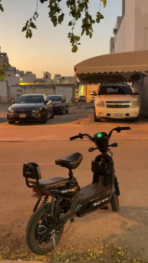 سكوتر للبيع الشراي في الربيع استخدام بس فقط اسبوع