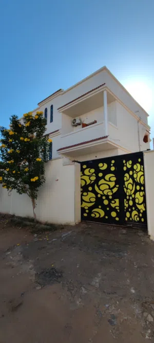 فيلا سكنية طابقين بشهادة عقارية تاجوراء الضواحي
