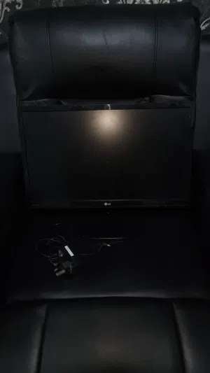 شاشة 22 LG بوصة