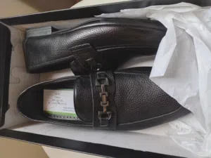 للبيع حذاء راقي جلد  جديد  مقاس 44  يوجد توصبل