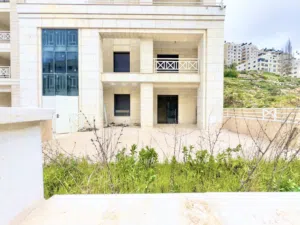 شقة للإيجار مع حديقة جديدة ولم تسكن