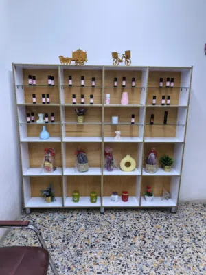 رفوف مكتبة