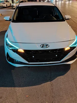 Hyundai . Avante . 20212