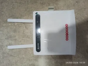Huawei CPE B593 WiFi router with extended antenna (no charging cable)
