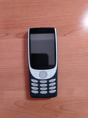 Nokia 8210 4G