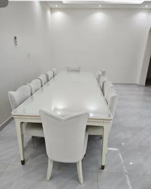 طاولة طعام